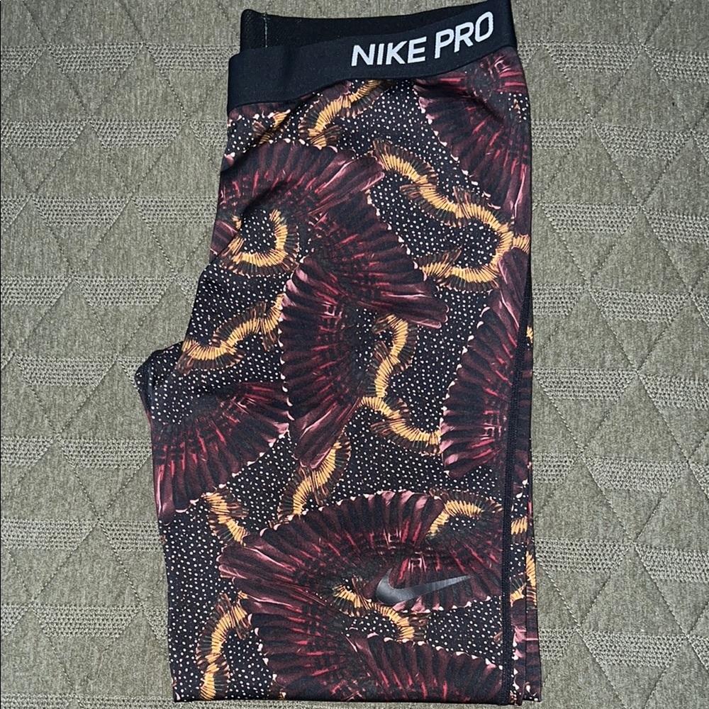 Nike Pro Black Leggings with Red and Orange Pattern Women’s XL